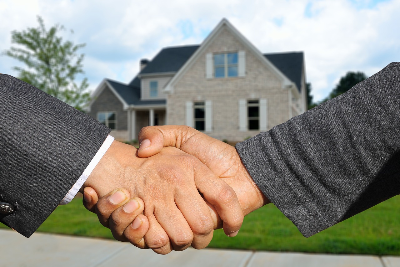 purchase, windows wallpaper, house, full hd wallpaper, house purchase, real estate, handing over, real estate agent, free background, wallpaper hd, property, 4k wallpaper, desktop backgrounds, possession, hd wallpaper, worth, to buy, contract, shaking hands, wallpaper 4k, handshake, agreement, partnership, free wallpaper, 4k wallpaper 1920x1080, hand, beautiful wallpaper, mac wallpaper, laptop wallpaper, man, collaboration, cool backgrounds, background, people